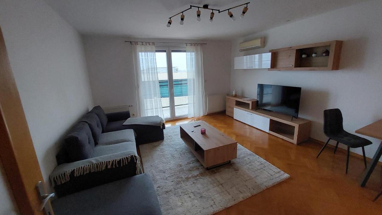 Med Man Apartmani Slavonski Brod Luaran gambar